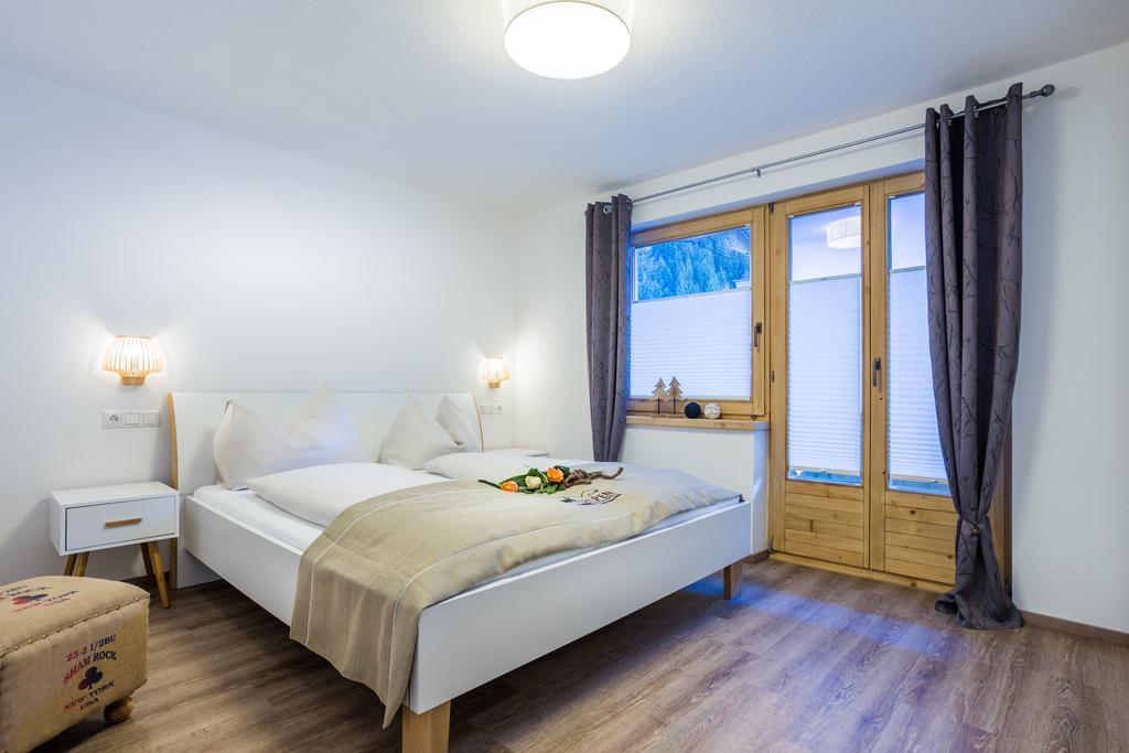 Alpen Appartement Beletage Mayrhofen Esterno foto